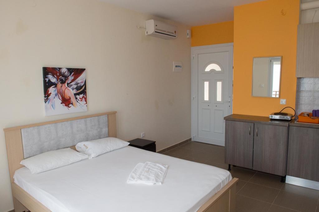Rooms Elena Nea Poteidaia Luaran gambar